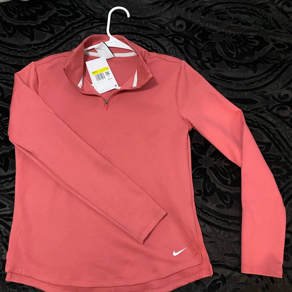 NWT Women’s Nike therma-fit quarter zip.